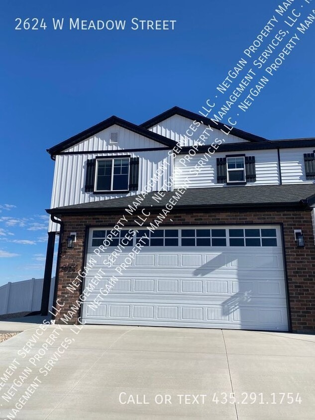 Primary Photo - 3 Bedroom Crescent Hills Townhome.