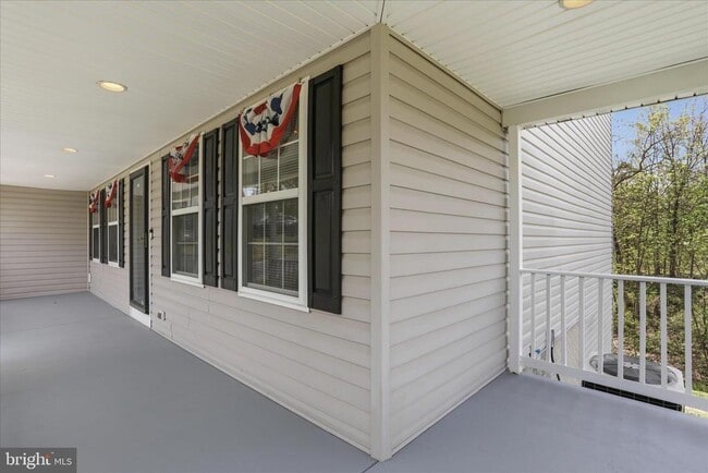 Building Photo - 60 Icelandic Ct