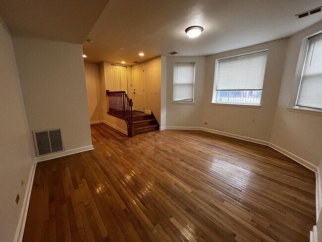 Building Photo - 7722 S Cornell Ave