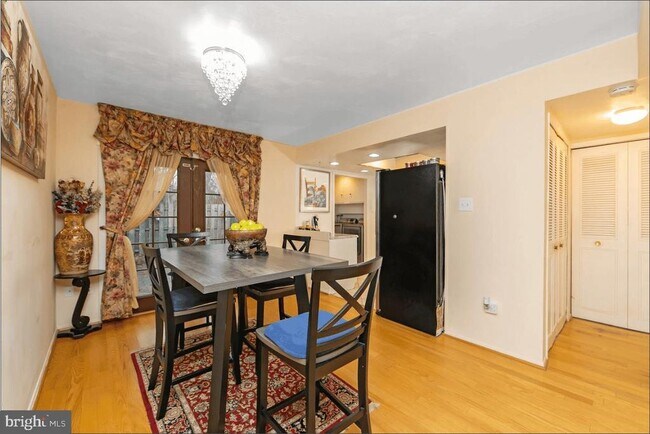 Foto del edificio - 40 Rittenhouse Dr