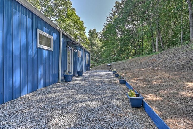 Building Photo - The perfect retreat!