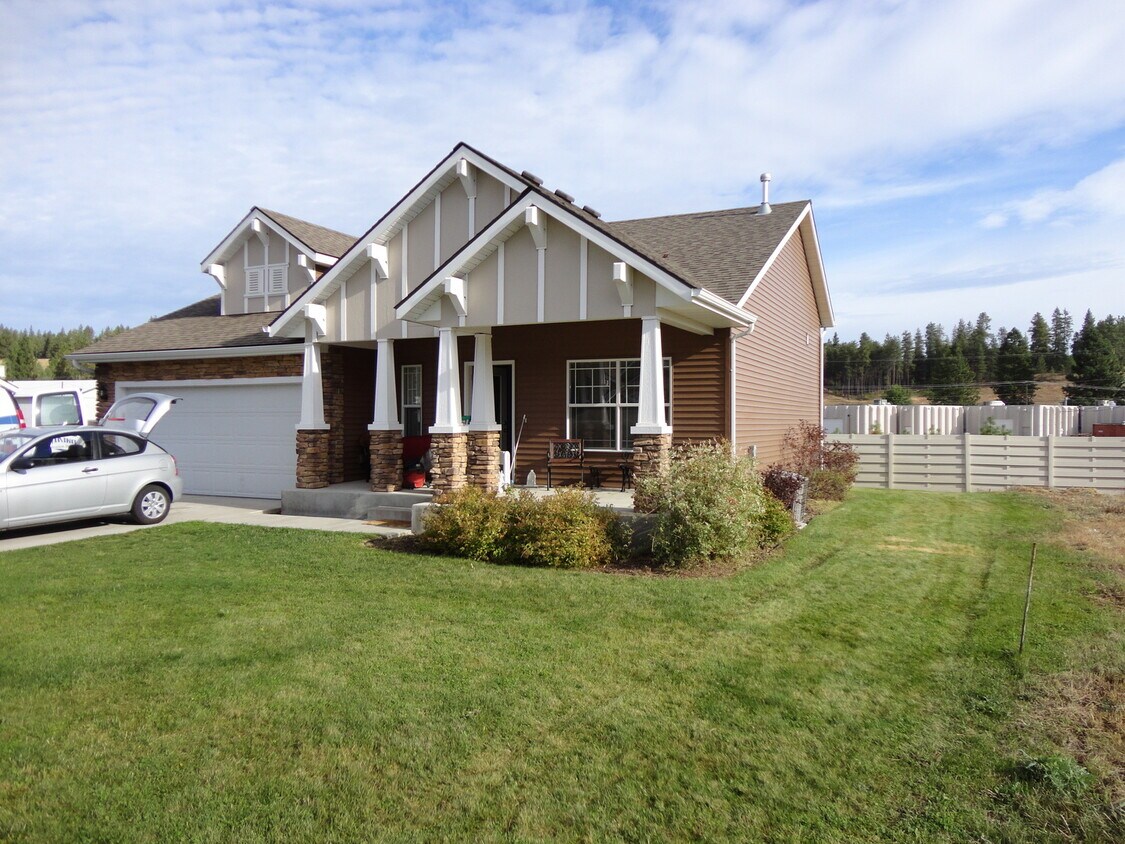 Foto principal - Gorgeous Tri-Level 3 Bed/2 Bath House in P...