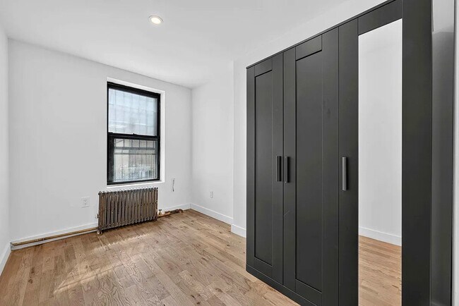 Foto del edificio - 406 W 39th St