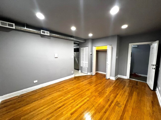 Foto del edificio - 1665 E 79th St