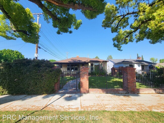 Building Photo - 3 br, 2 bath House - 532 N. Reese Place