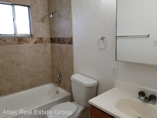 Foto del edificio - 319 E Brookside St