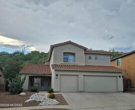 Building Photo - 4389 N Sunset Cliff Dr