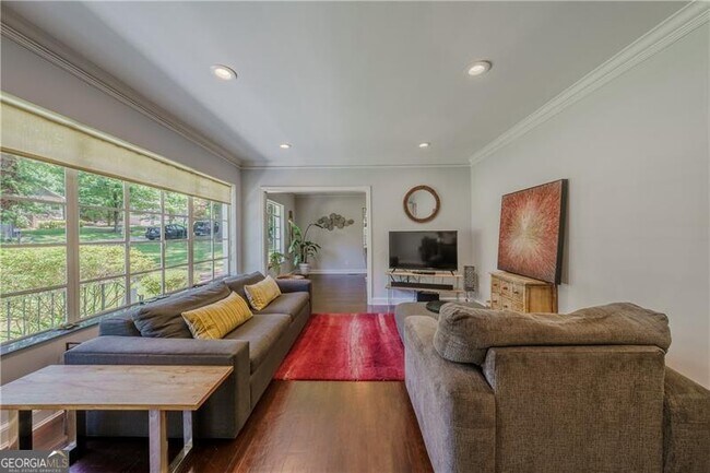 Foto del edificio - 1920 W Forrest Ave