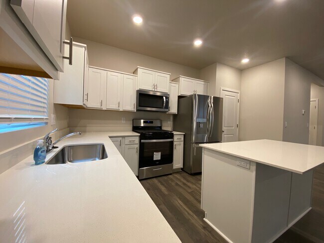 Building Photo - 4808 Gray Ct NE
