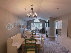 Building Photo - 38 Bridle Path Ln