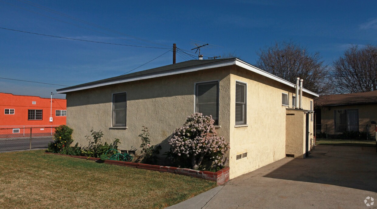 Foto del edificio - 4904-4910 Eagle St