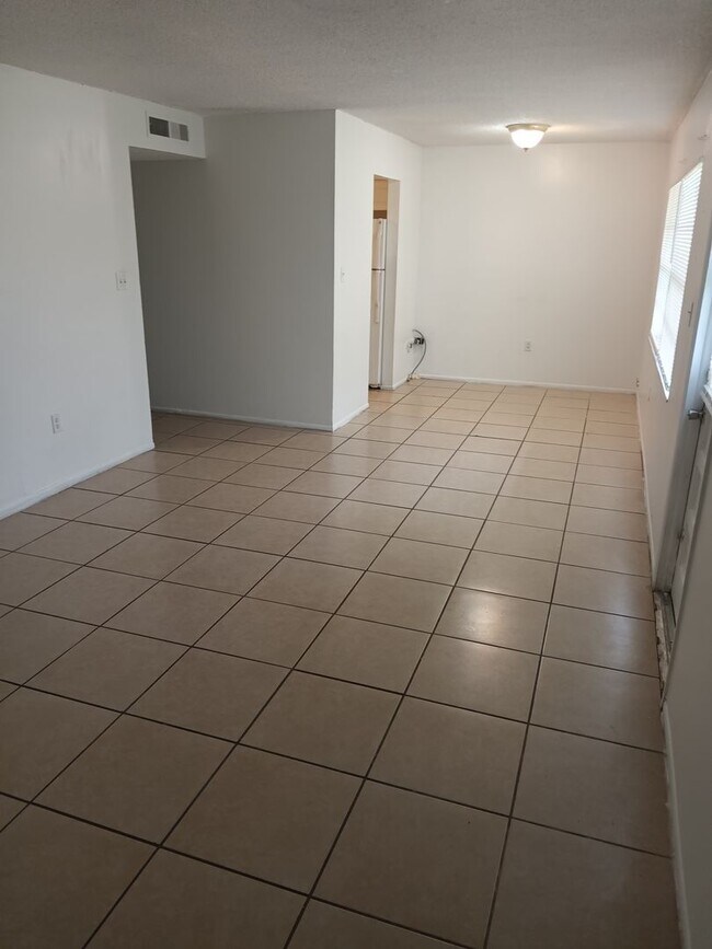 Foto del edificio - 1436 Holden Ave