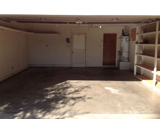 Building Photo - 813 Mercy Ave