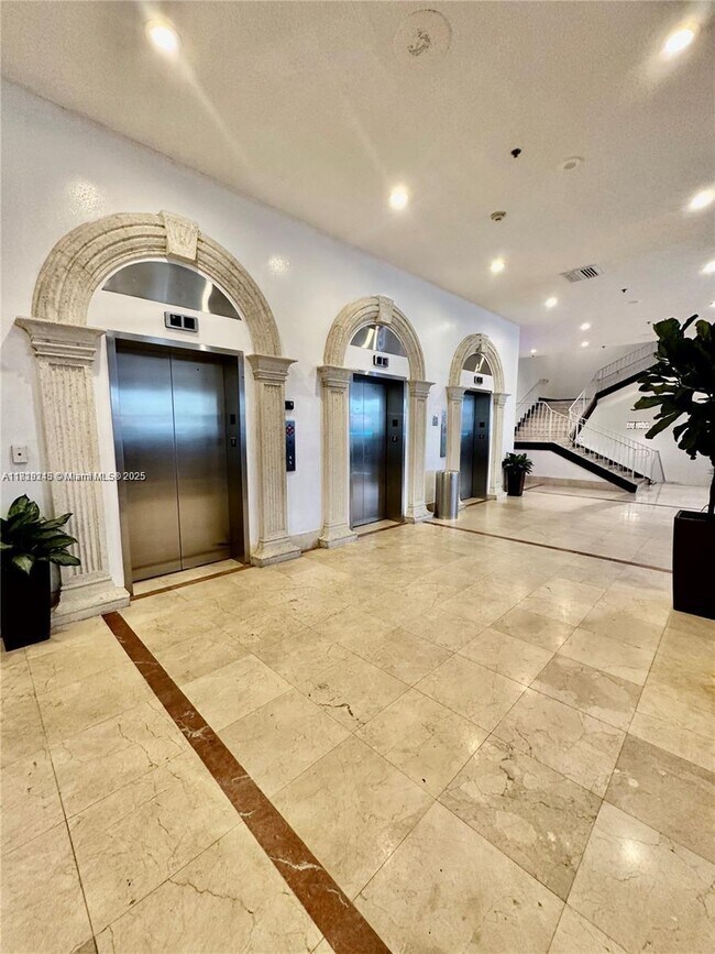 Foto del edificio - 19201 Collins Ave