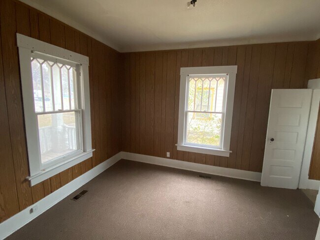 Foto del edificio - 2-Bed, 1-Bath Home