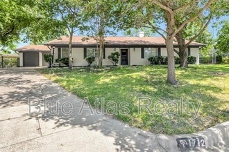 Building Photo - 1712 Dakar Rd W