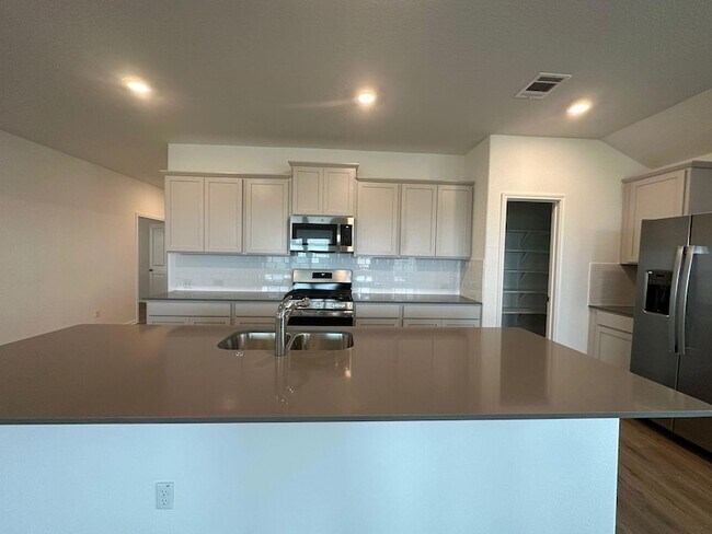 Foto del edificio - 328 Golden Grove Pkwy
