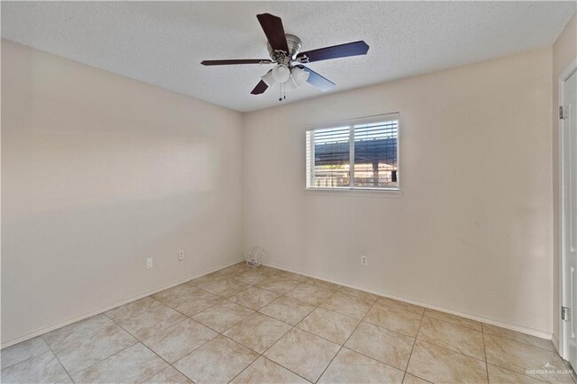 Foto del edificio - 2501 Hibiscus Ave