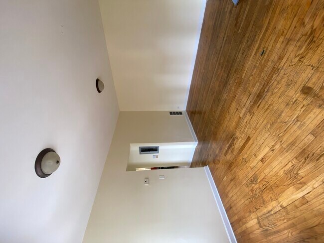 Building Photo - 6405 S Mozart St