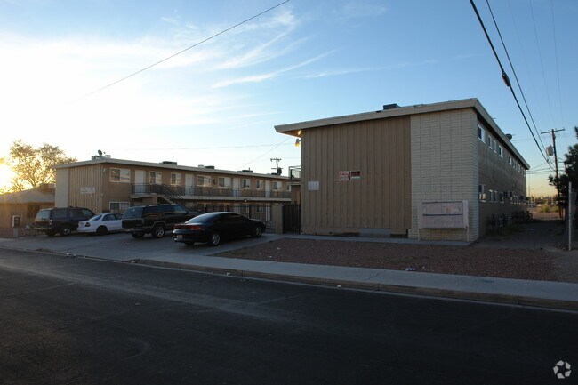 Building Photo - 2301-2305 Sunrise Ave