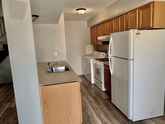 Building Photo - 1505 Cornell Ct