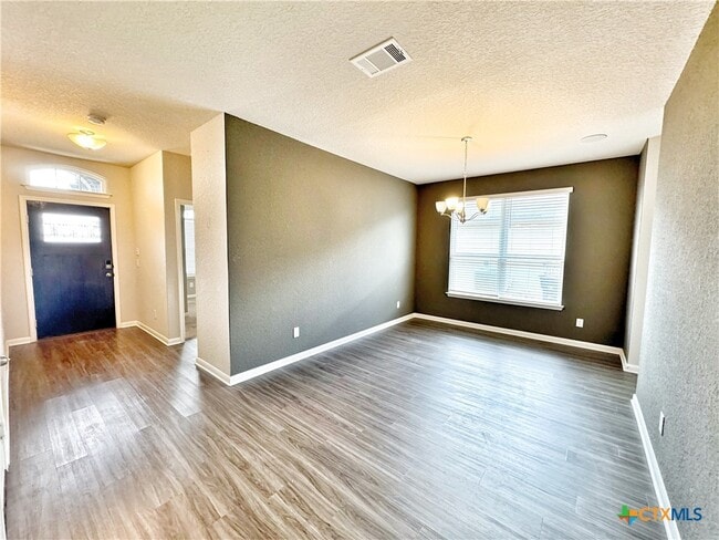 Building Photo - 484 Pebble Creek Run