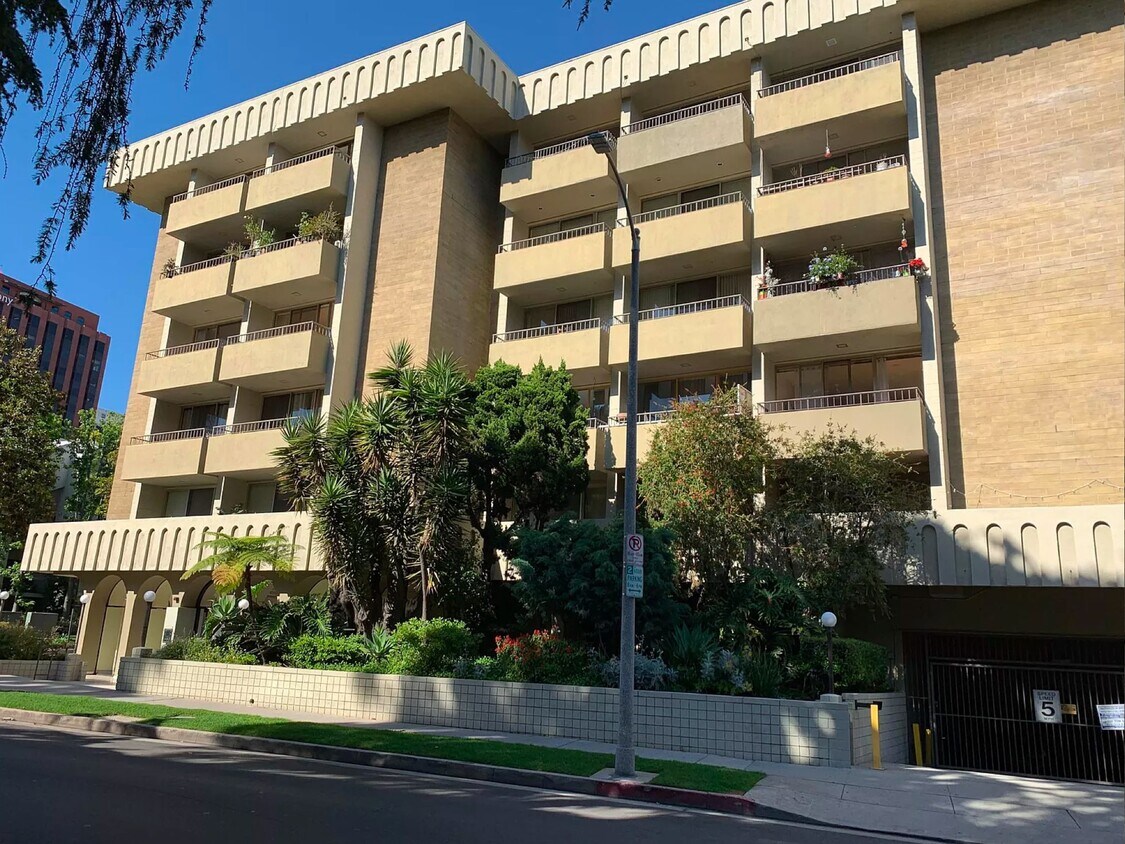 1300 Midvale Ave Unit 510, Los Angeles, CA 90024 Condo for Rent in Los Angeles, CA