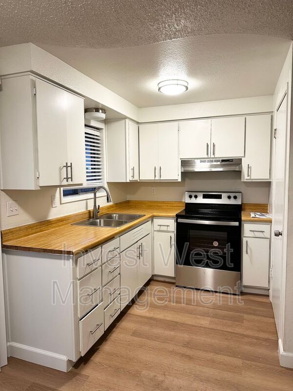 Foto del edificio - 10804 NE 7 St