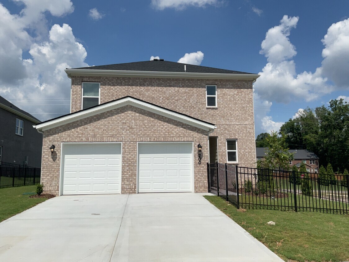 Primary Photo - 200 Argea Dr