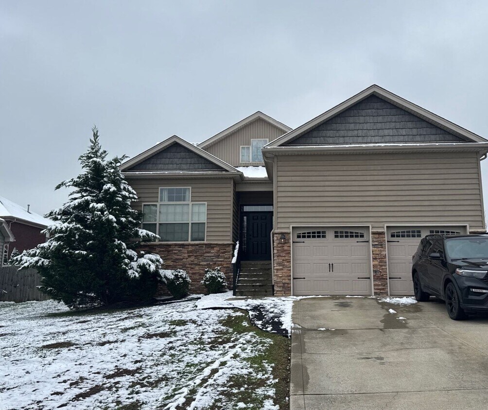 Photo - 420 Berger Farm Dr (Mount Washington, KY)