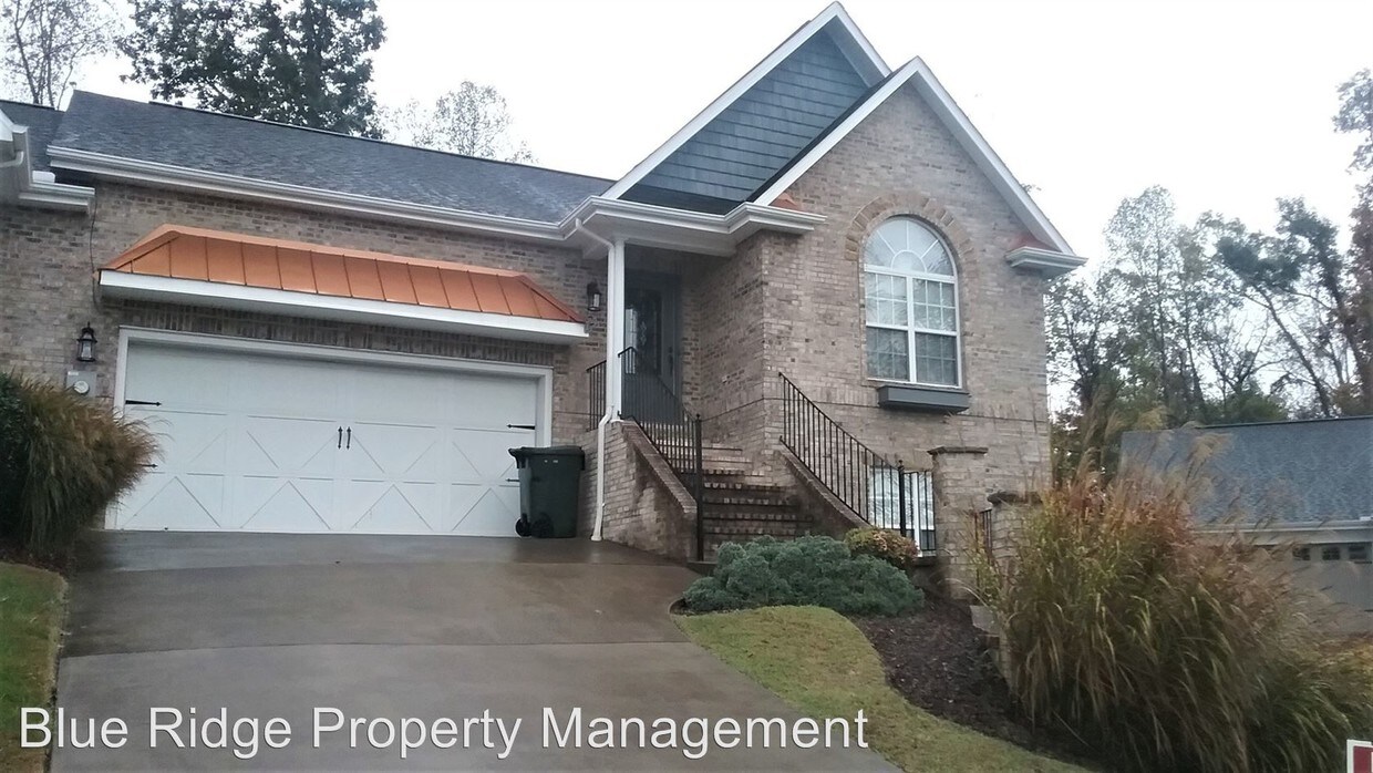Primary Photo - 255 Bridgewater Ct