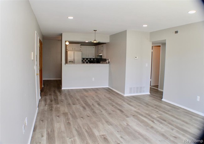 Foto del edificio - 832 Bloomfield Village Blvd