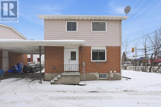 Photo du bâtiment - 2035 St. Laurent Blvd