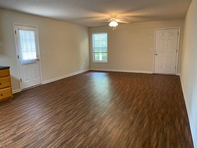 Foto del edificio - 2 Bedroom/ 2 Bathroom Duplex in Watkinsville