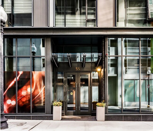 Entrada - 55 Lagrange St