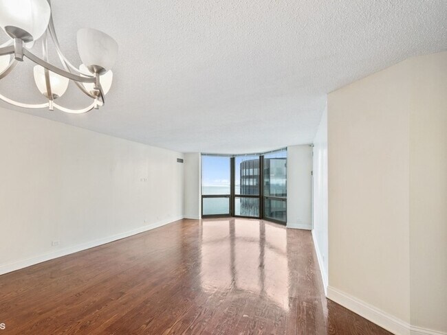 Foto del edificio - 195 N Harbor Dr