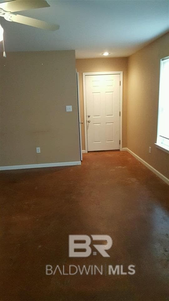 Building Photo - 18390 W Hammond St