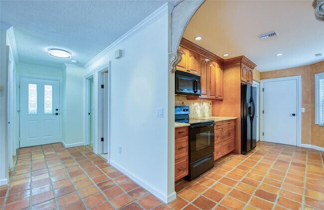 Building Photo - 10410 La Mirage Ct
