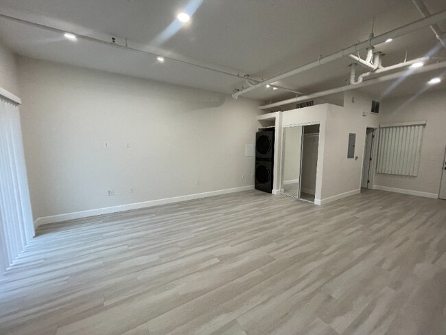 Foto del edificio - 2341 Ulric St