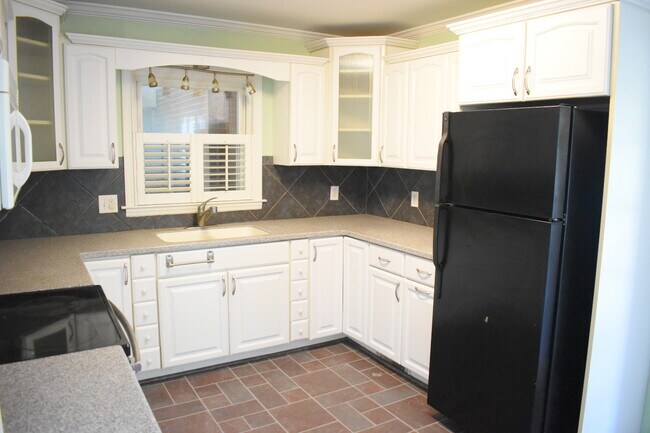 Building Photo - 3321 Oakley Cir