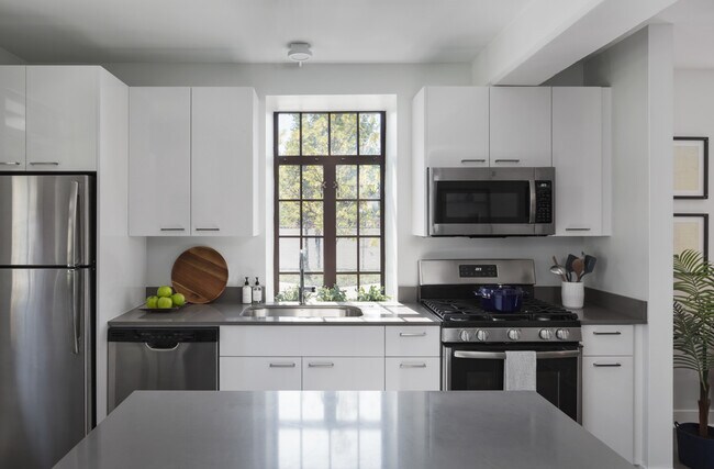 Foto del edificio - 2846 N Clybourn Ave