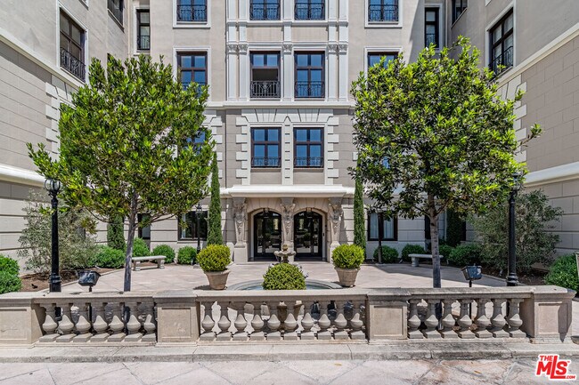 Foto del edificio - 316 N Rossmore Ave