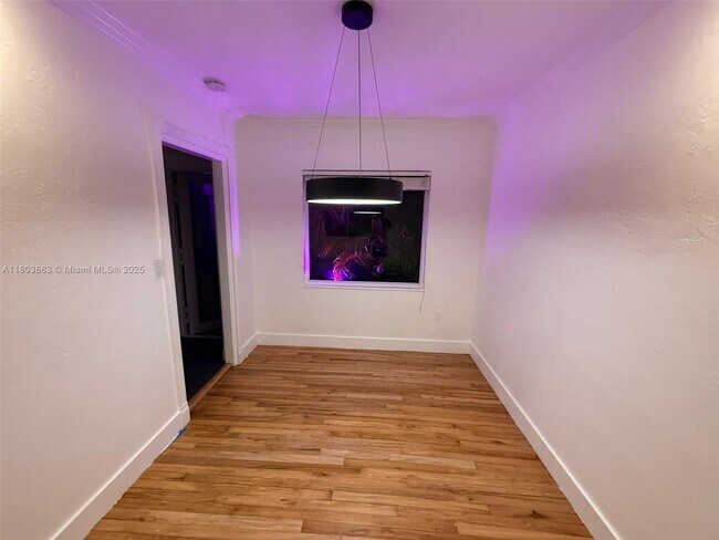 Foto del edificio - 3985 SW 10th St