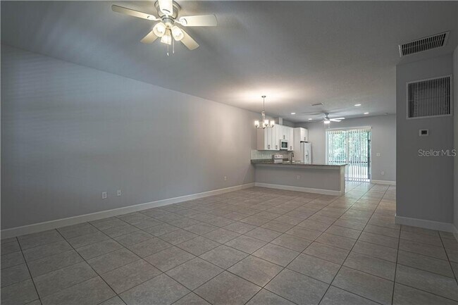 Building Photo - 2017 Como St