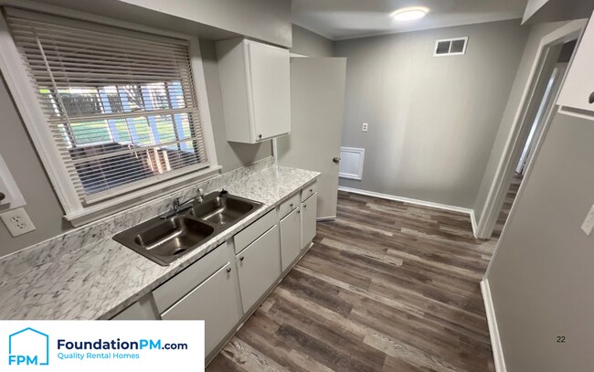 Foto del edificio - 3795 Windcrest Rd