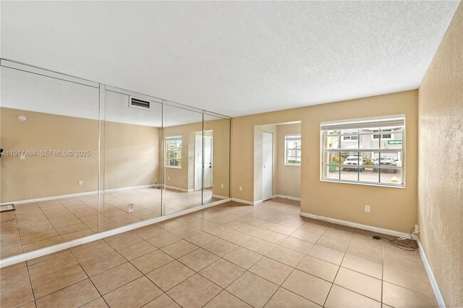 Building Photo - 5263 SW 121st Ave