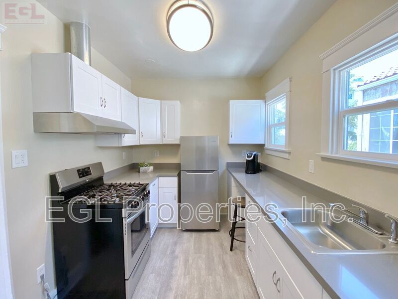 Foto principal - 736 N Gramercy Pl