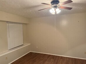 Building Photo - 8426 S Meadow Bird Cir