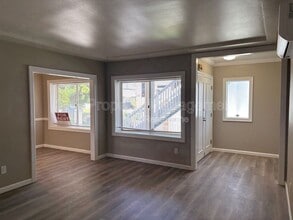Building Photo - 10822 Hartsook St