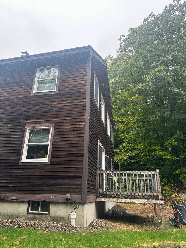 Building Photo - Large Home for Rent - Picturesque New Hampton
